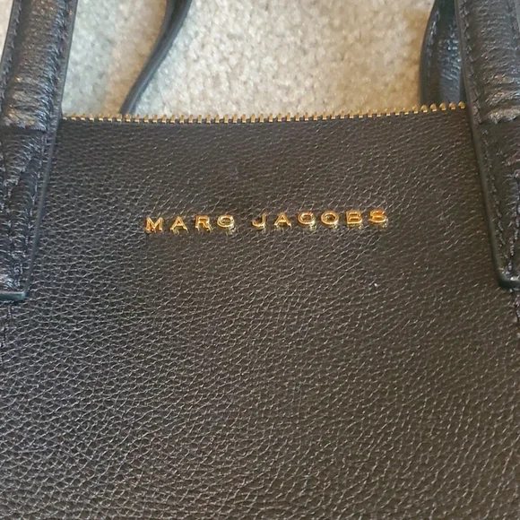 Marc jacob HOST PICK gorgeous largest tote new, gorgeous ๐ dust cover tagged - Picture 2 of 13